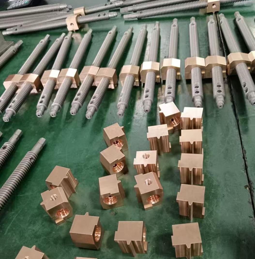 T20 Tr20x8 Diameter 20mm Lead 8mm Pitch 4mm 2 Thread Starts Lead Screw with Nuts T20 Tr20x8 Diameter 20mm Lead 8mm Pitch 4mm 2 Thread Starts Lead Screw with Nuts