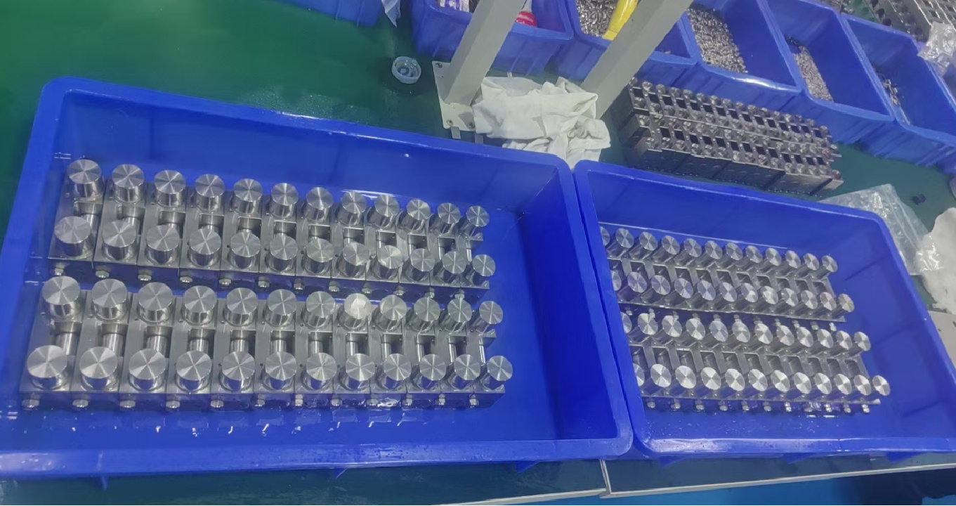 Pneumatic Clamping Elements Pneumatic Clamping Elements