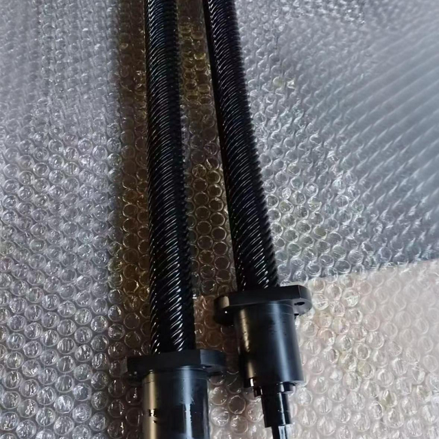 Diameter 26mm Lead 60mm Tr26x60 C45 Black Coating Lead Screw And Flange Acetal Nut