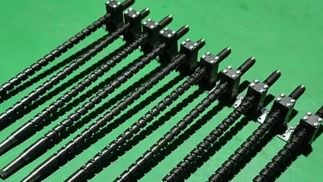Custom Self-Reversing Screw Coatings & Surface Treatments