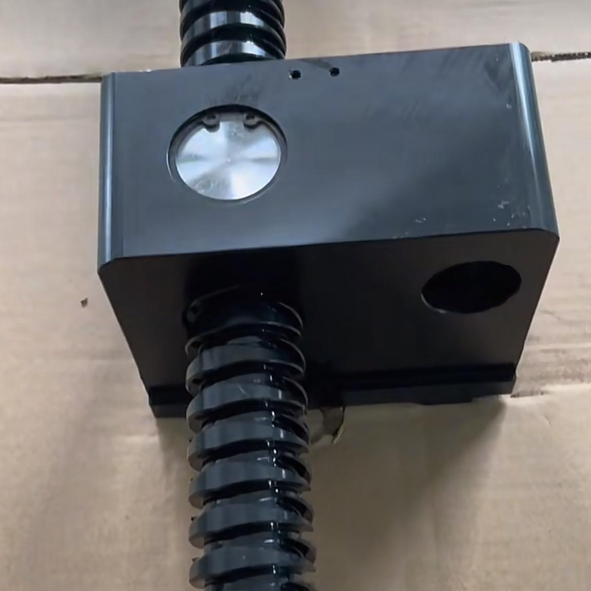 Self-Reversing Screw with Black Oxide Finish Durable Level Winder Screw for Marine & Offshore Winding Applications