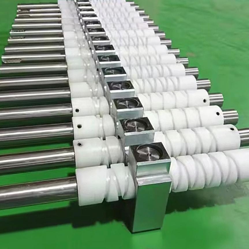 Polyoxymethylene reciprocating screw