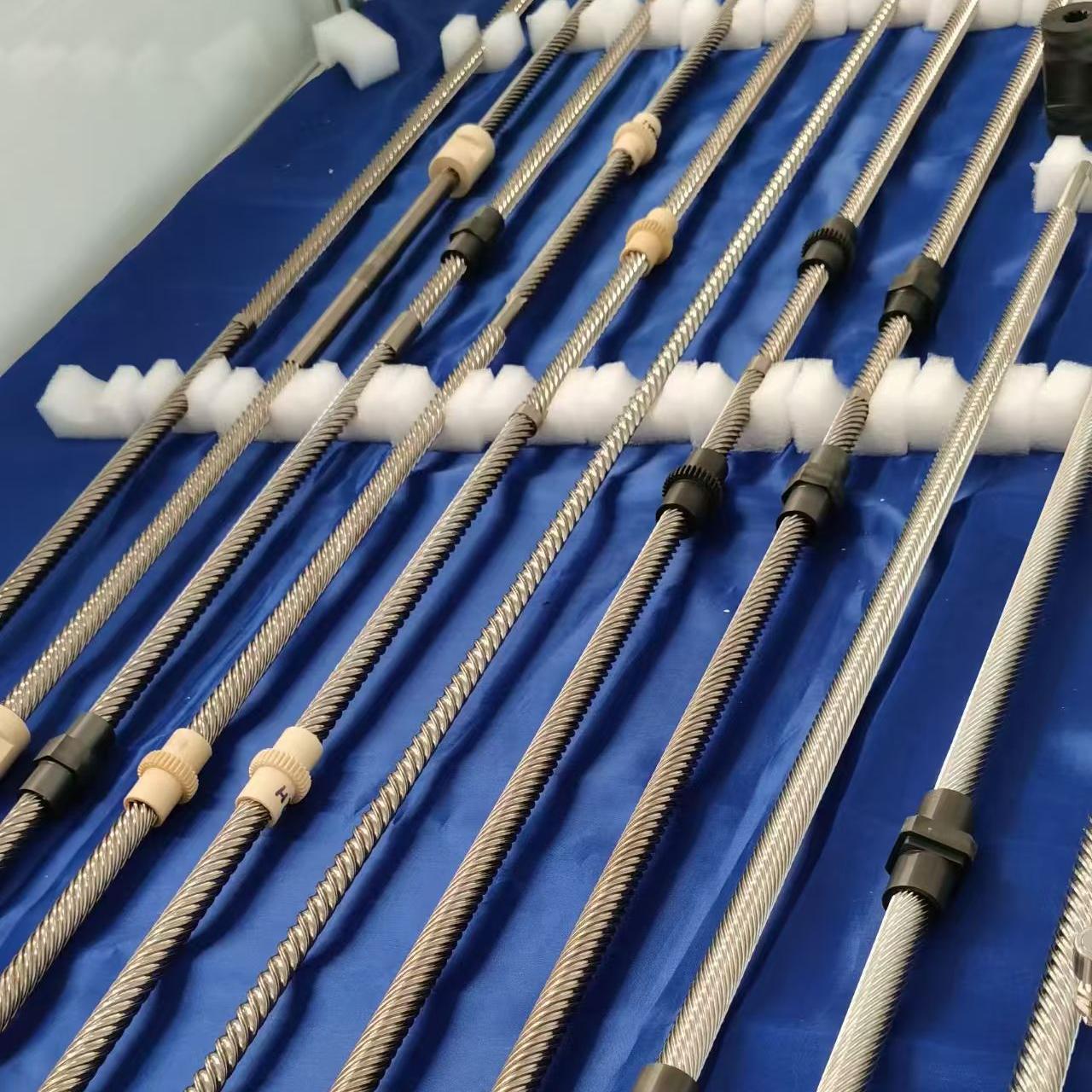 Bidirectional Lead Screw