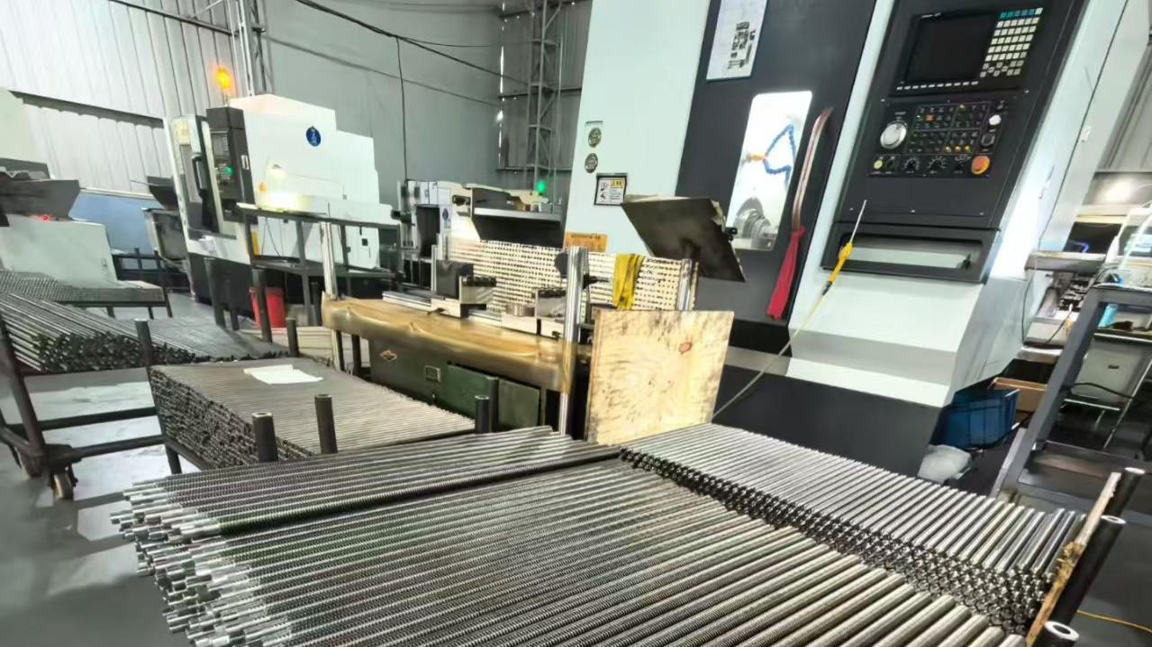 Lead Screw Ball Screw Production Workshop.jpg