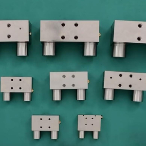 Pneumatic Spring Applied Normally Closed Clamp Drop-in Replacement MKS2001A for THK HSR20LC Linear Guide