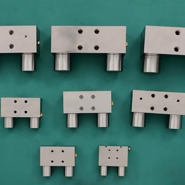 Pneumatic Spring Applied Normally Closed Clamp Drop-in Replacement MKS2001A for THK HSR20LC Linear Guide