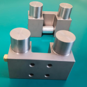 Normally Closed Pneumatic Clamp Braking Linear Motion Locking Device for HIWIN HGR45 Linear Guide