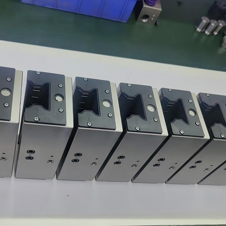 Replacement for KWH2501AS1 Hydraulic Normally Open Clamping Element for THK HSR25 Linear Guide